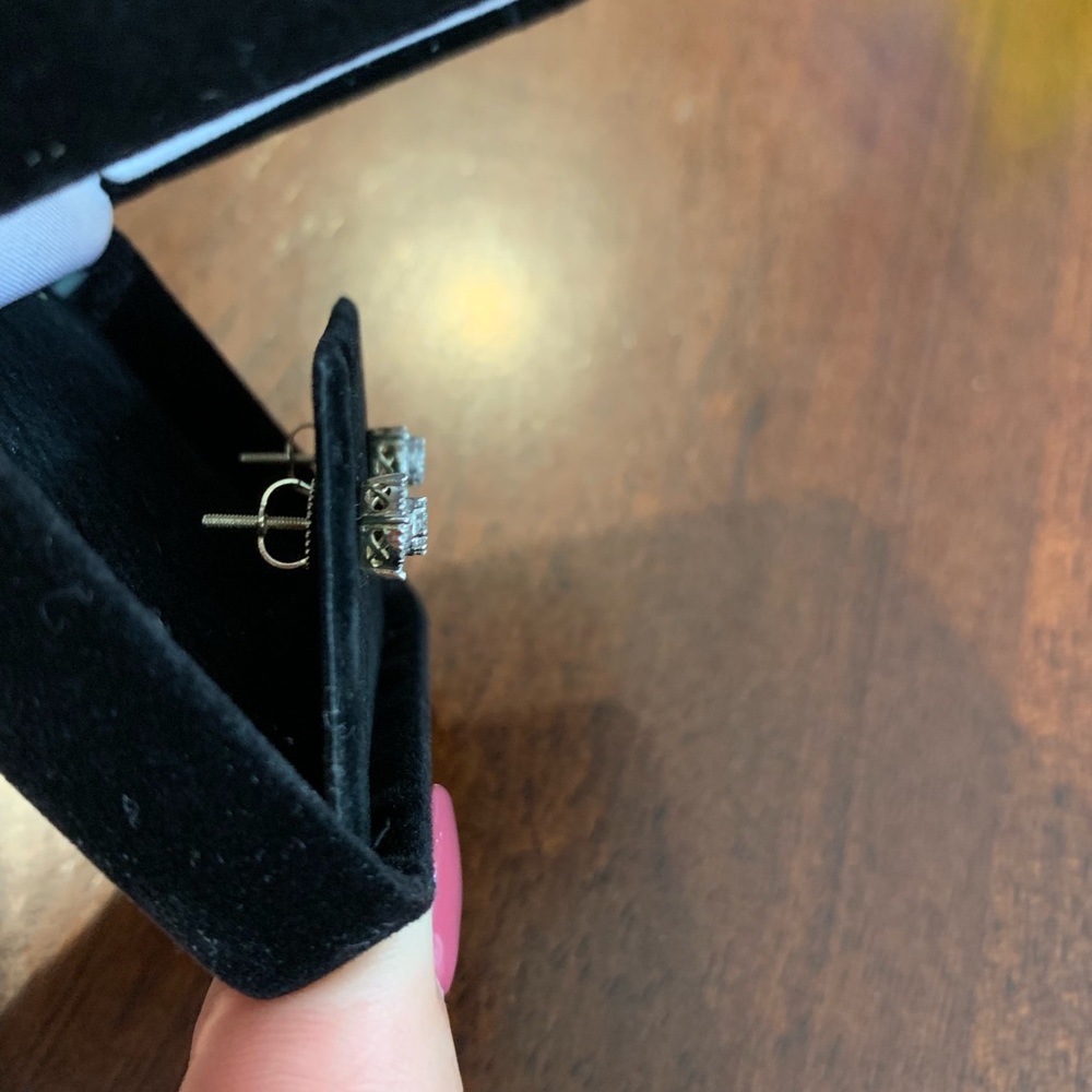 Diamond earrings - Picture 4 of 6
